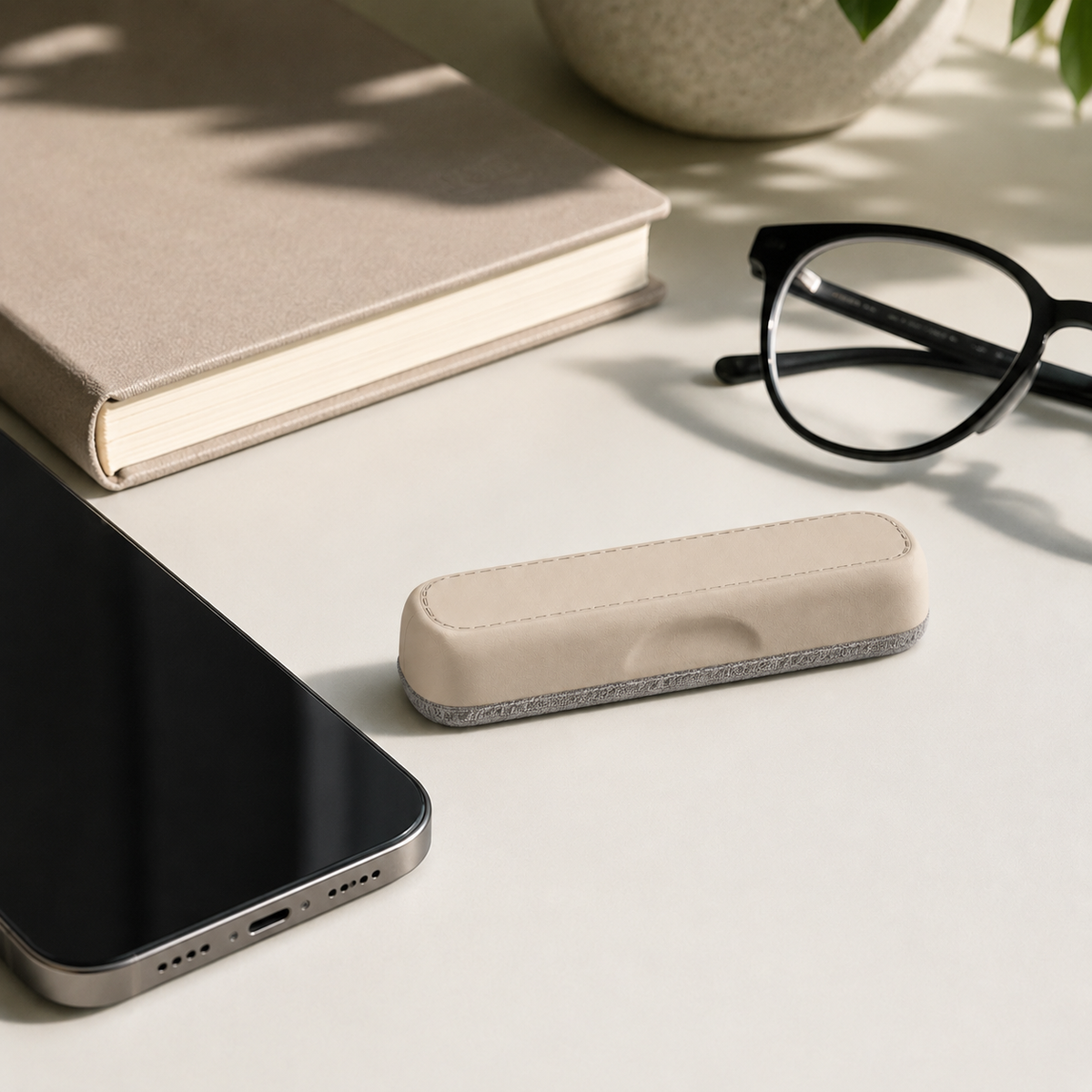 Reusable Wide-Surface Screen Cleaning Bar – Portable Microfiber Wiper for Phones, Tablets & Laptops